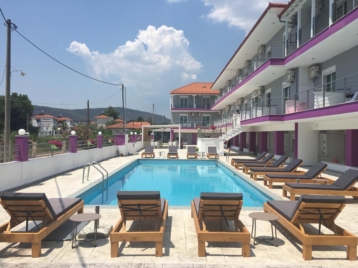 Philoxenia Evgenia Aparthotel วราสนา ภายนอก รูปภาพ